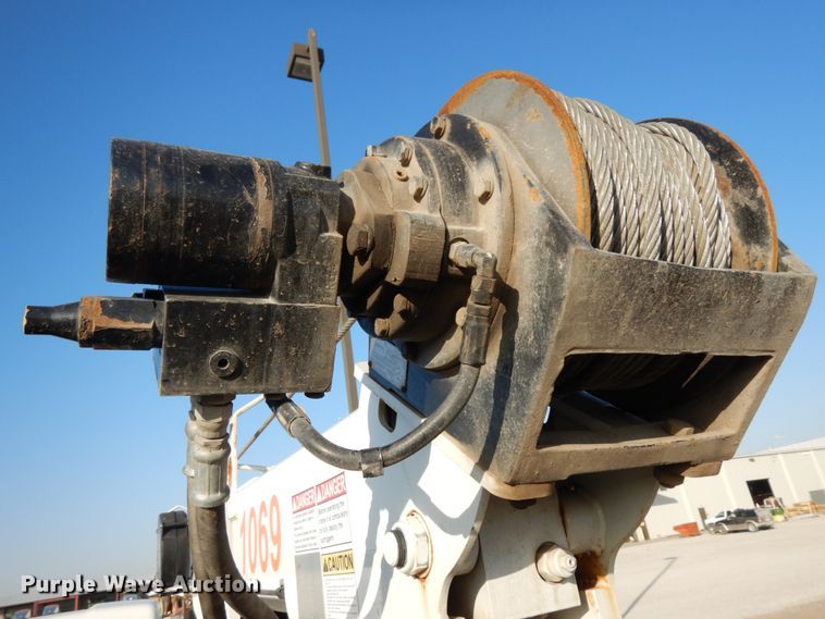 image for item DJ5775 2014 Kenworth T370  service truck