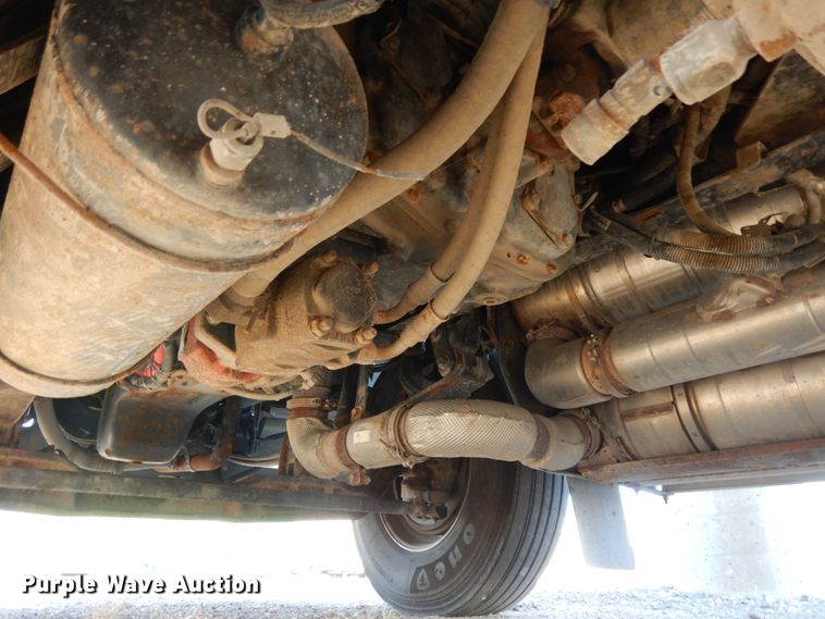 image for item DJ5775 2014 Kenworth T370  service truck