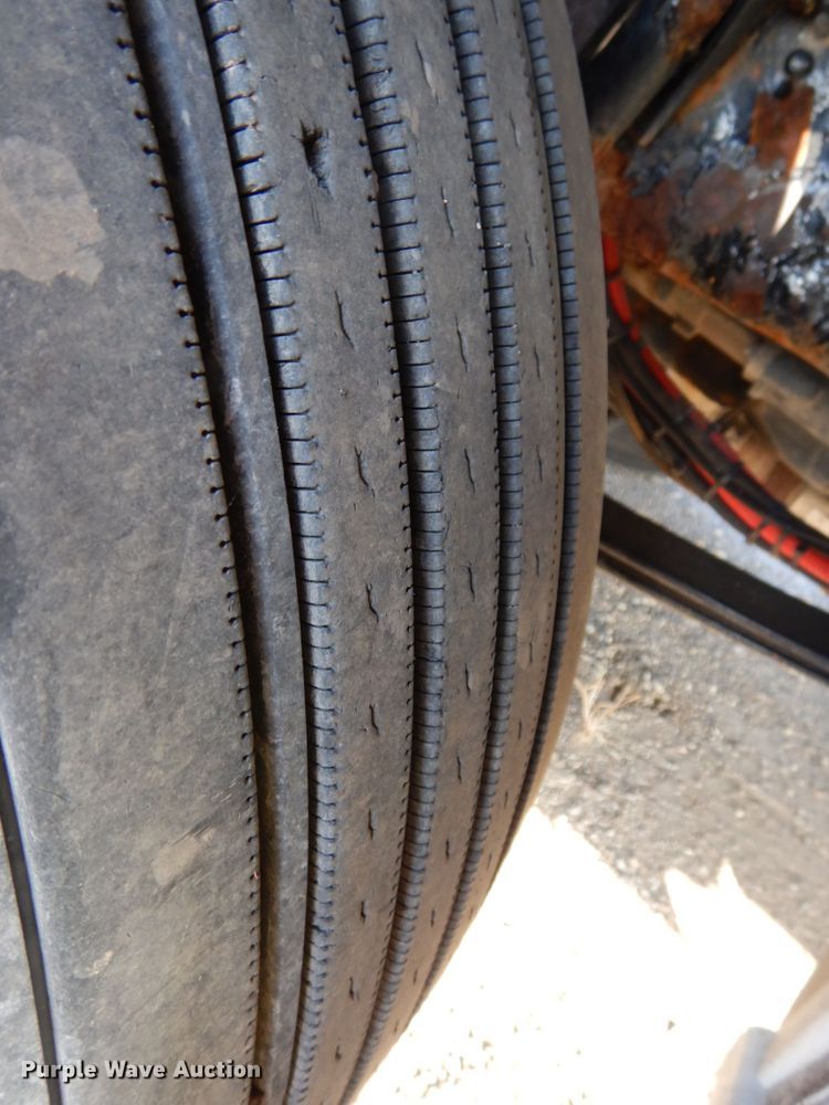 image for item DJ5775 2014 Kenworth T370  service truck