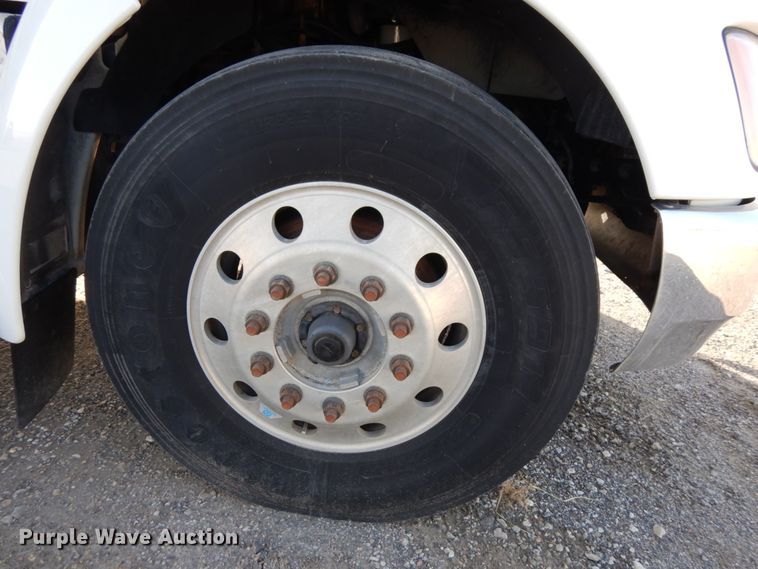 image for item DJ5775 2014 Kenworth T370  service truck