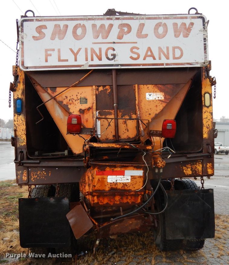 image for item DJ5789 1985 International F2554  dump truck