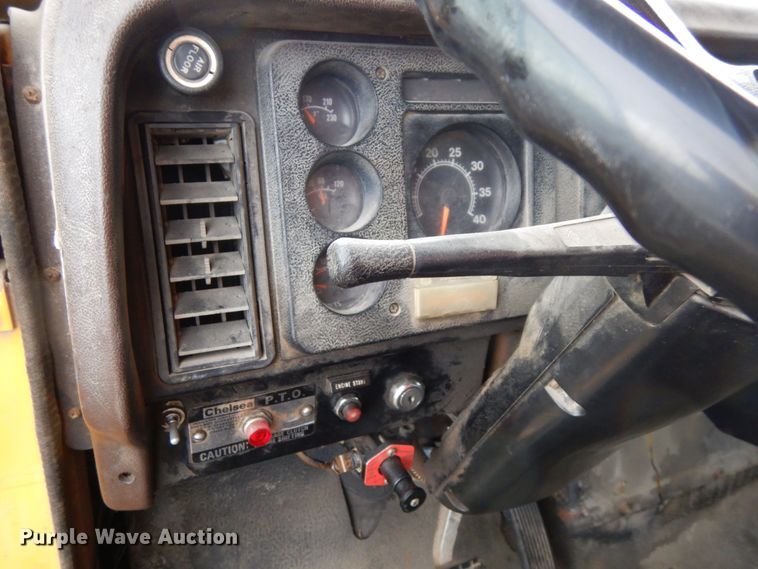 image for item DJ5789 1985 International F2554  dump truck