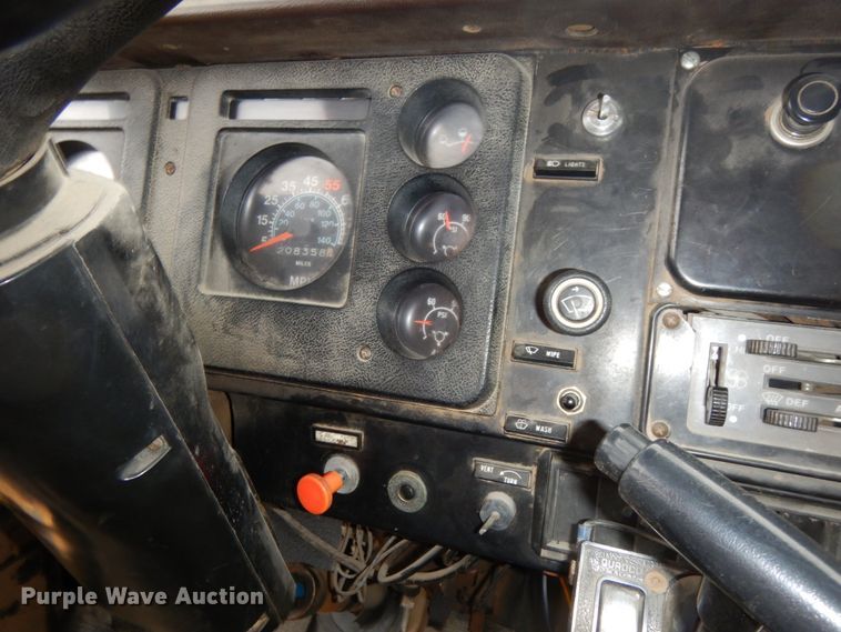 image for item DJ5789 1985 International F2554  dump truck