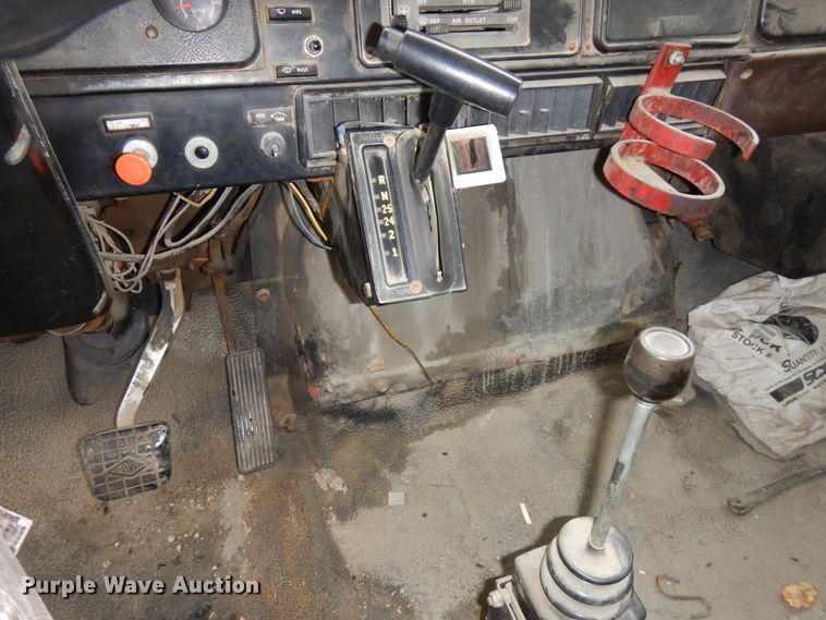 image for item DJ5789 1985 International F2554  dump truck