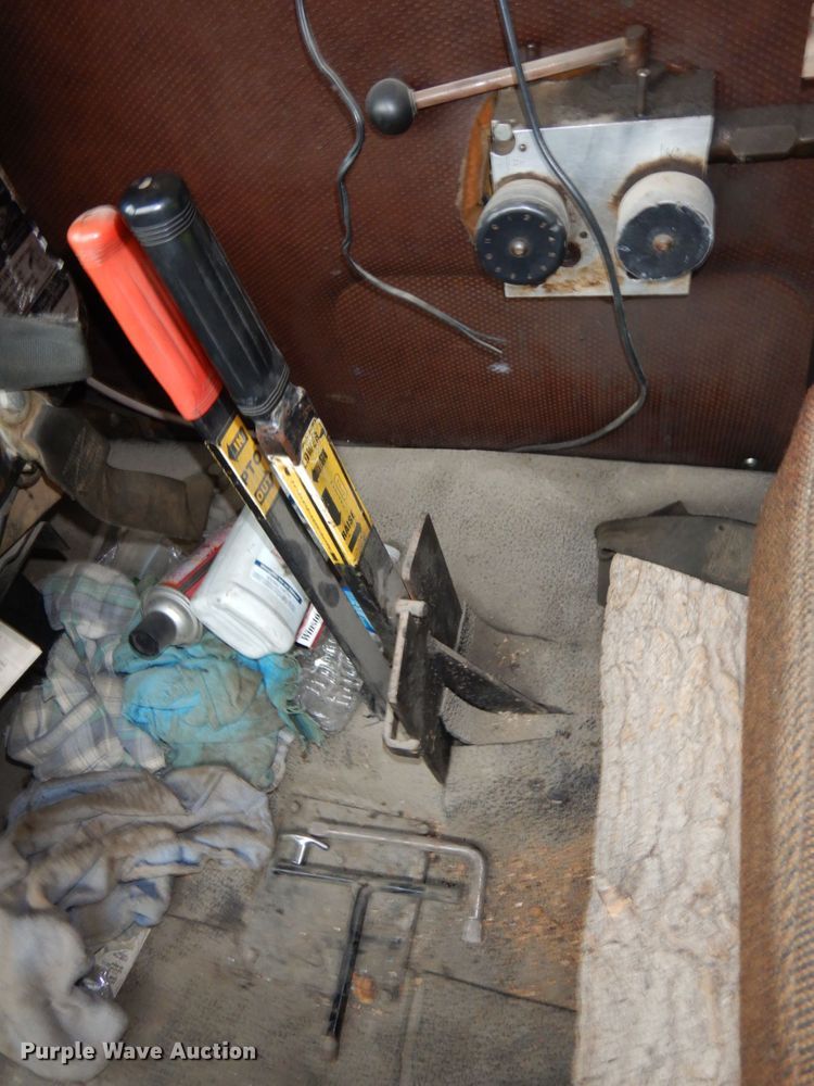 image for item DJ5789 1985 International F2554  dump truck