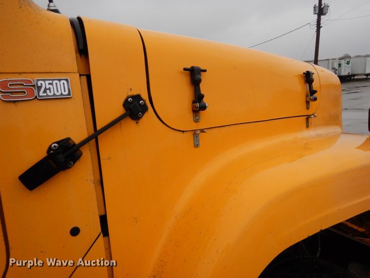 image for item DJ5789 1985 International F2554  dump truck