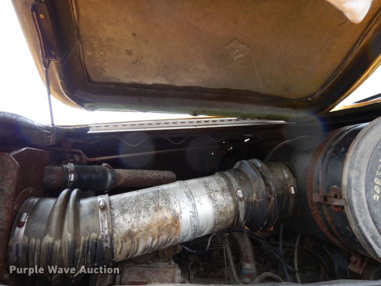 image for item DJ5789 1985 International F2554  dump truck