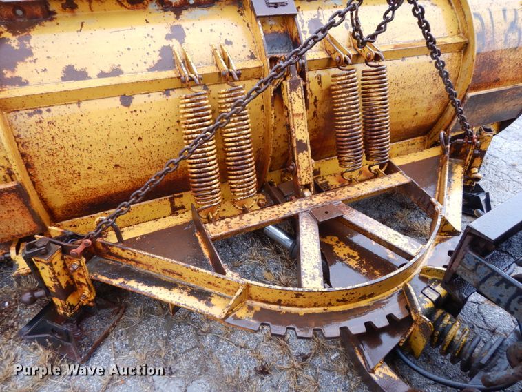 image for item DJ5789 1985 International F2554  dump truck