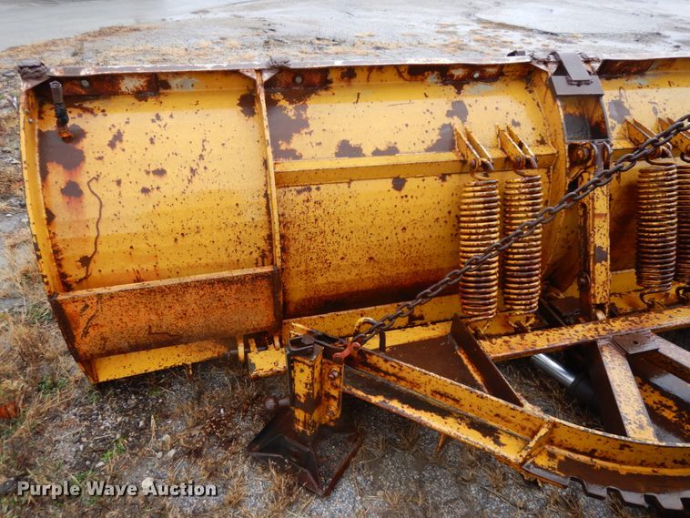 image for item DJ5789 1985 International F2554  dump truck