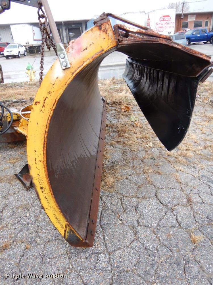 image for item DJ5789 1985 International F2554  dump truck