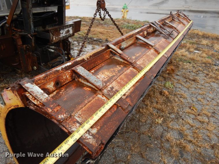 image for item DJ5789 1985 International F2554  dump truck