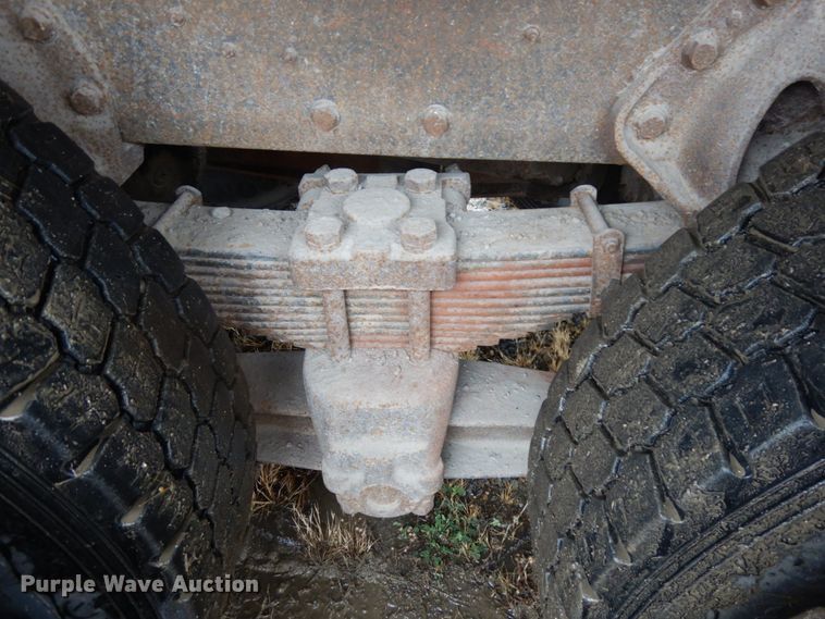 image for item DJ5789 1985 International F2554  dump truck