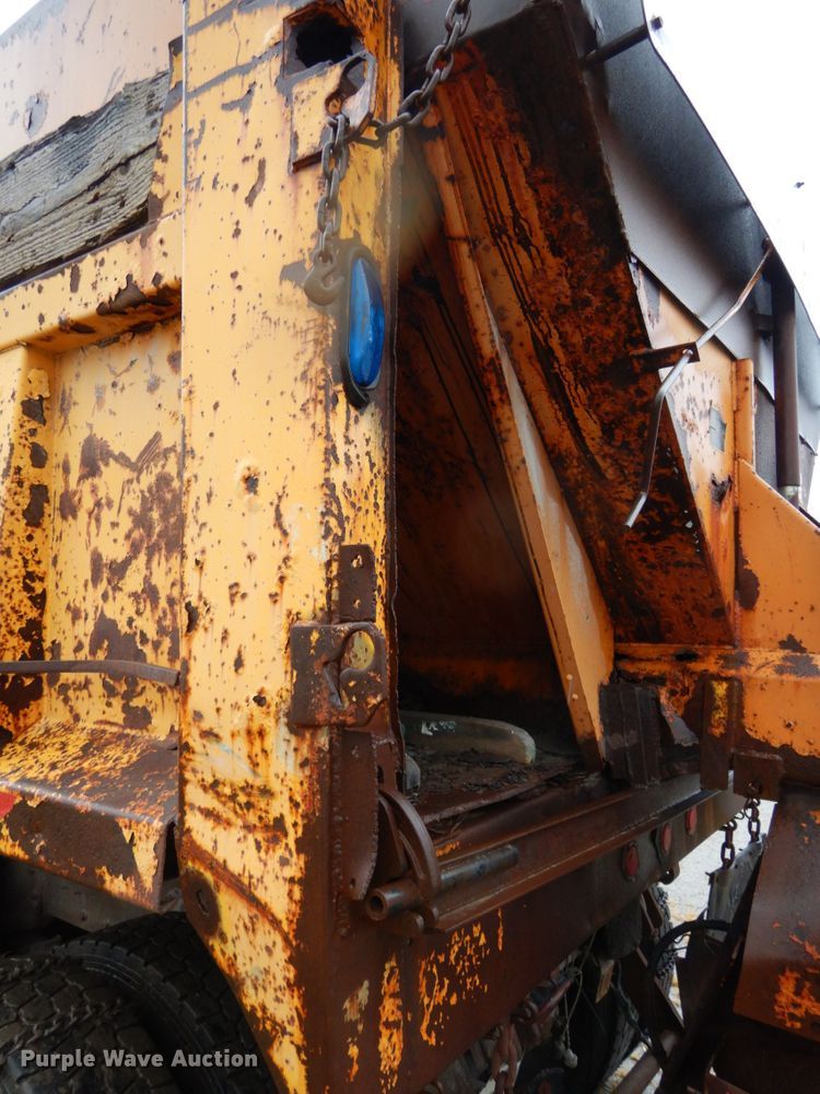 image for item DJ5789 1985 International F2554  dump truck