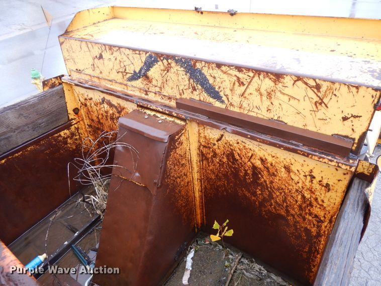 image for item DJ5789 1985 International F2554  dump truck