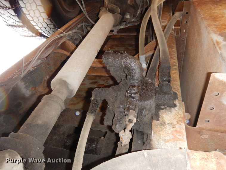 image for item DJ5789 1985 International F2554  dump truck