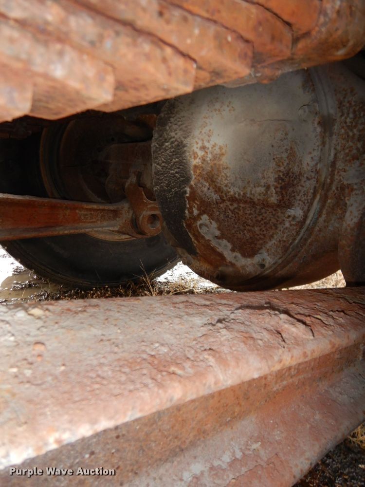 image for item DJ5789 1985 International F2554  dump truck