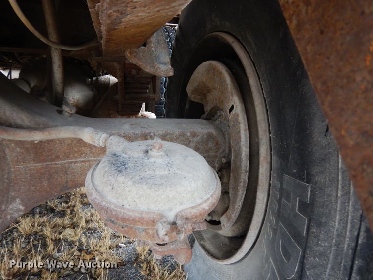 image for item DJ5789 1985 International F2554  dump truck