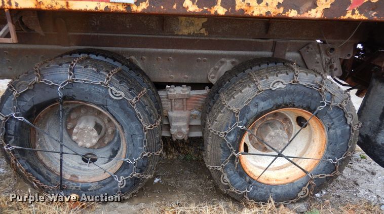 image for item DJ5789 1985 International F2554  dump truck