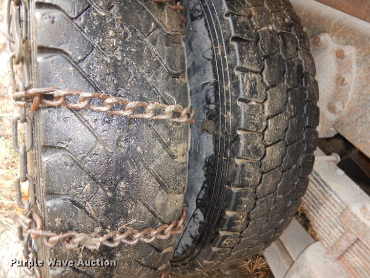 image for item DJ5789 1985 International F2554  dump truck