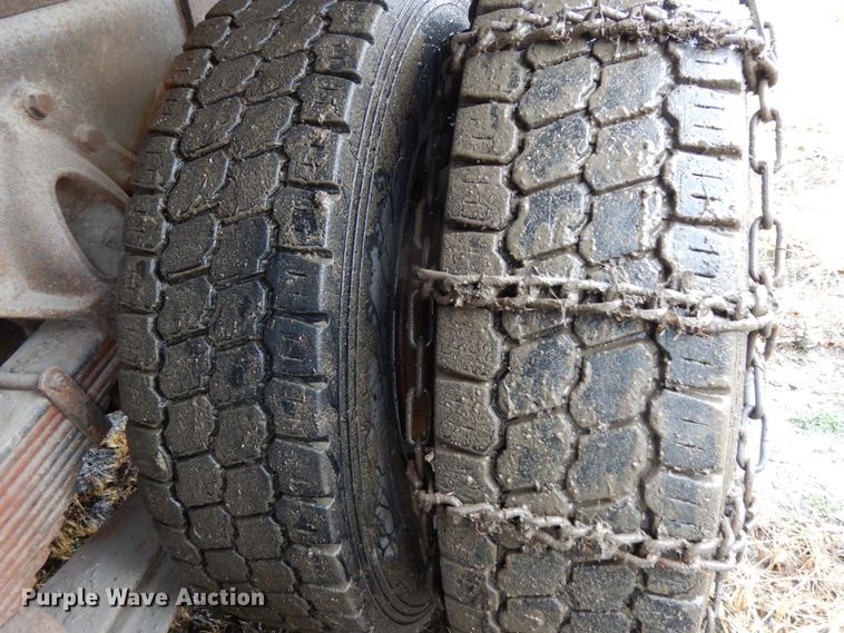 image for item DJ5789 1985 International F2554  dump truck