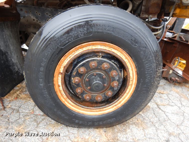 image for item DJ5789 1985 International F2554  dump truck