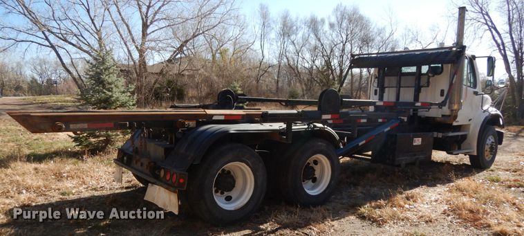 image for item DJ5821 2007 Freightliner Business Class M2  roll-off container truck