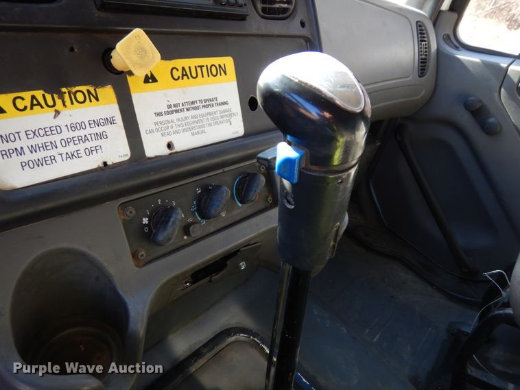 image for item DJ5821 2007 Freightliner Business Class M2  roll-off container truck