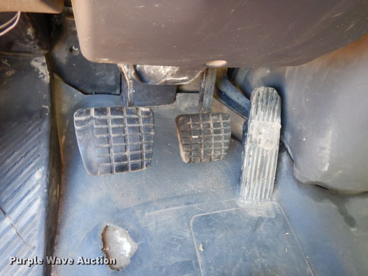 image for item DJ5821 2007 Freightliner Business Class M2  roll-off container truck