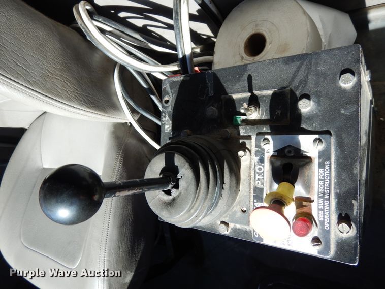 image for item DJ5821 2007 Freightliner Business Class M2  roll-off container truck