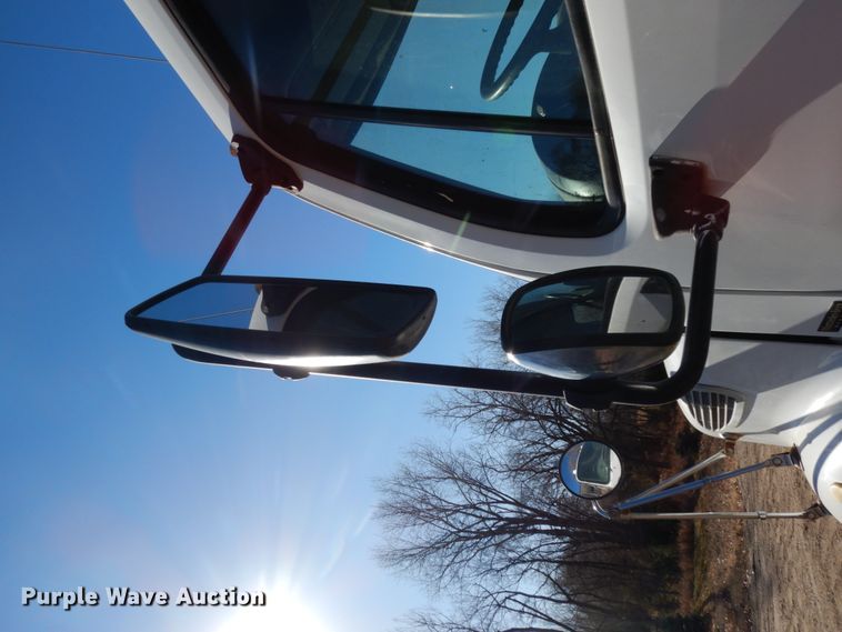 image for item DJ5821 2007 Freightliner Business Class M2  roll-off container truck