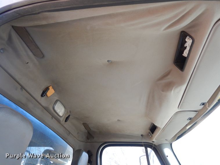 image for item DJ5821 2007 Freightliner Business Class M2  roll-off container truck