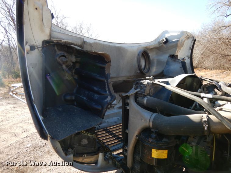 image for item DJ5821 2007 Freightliner Business Class M2  roll-off container truck