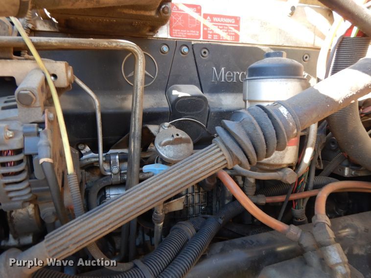 image for item DJ5821 2007 Freightliner Business Class M2  roll-off container truck