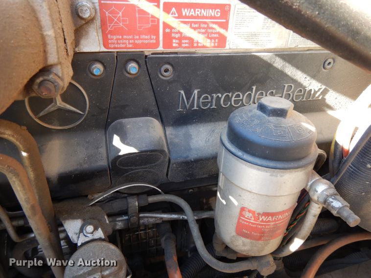 image for item DJ5821 2007 Freightliner Business Class M2  roll-off container truck