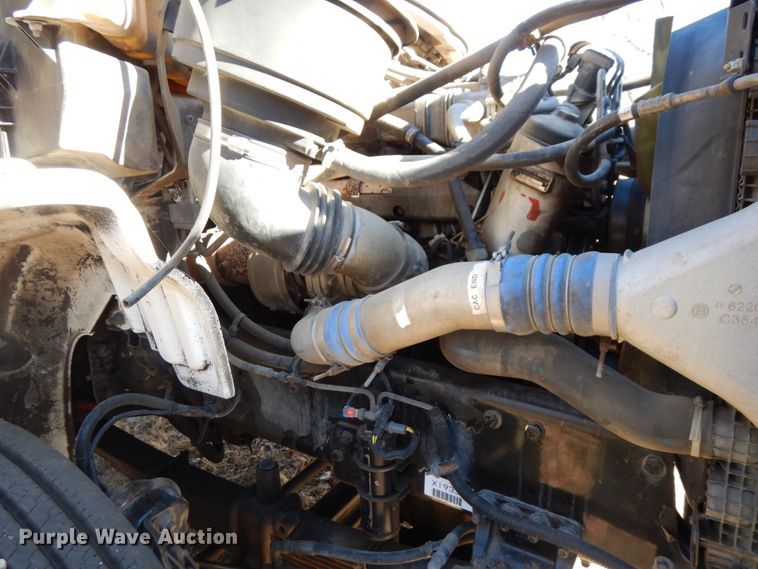 image for item DJ5821 2007 Freightliner Business Class M2  roll-off container truck