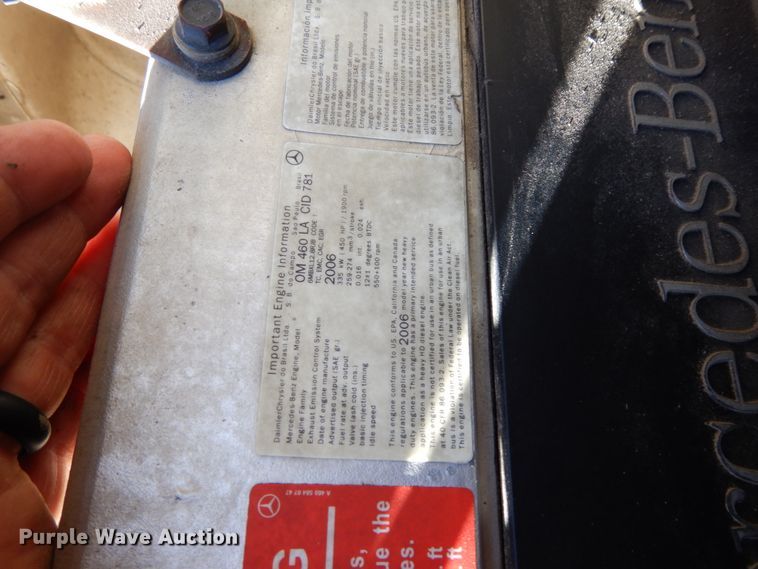 image for item DJ5821 2007 Freightliner Business Class M2  roll-off container truck