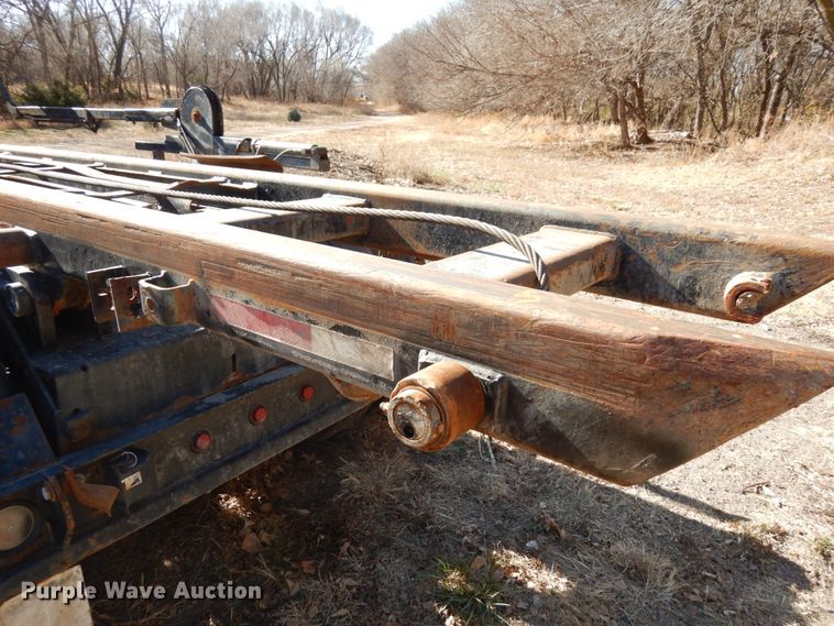 image for item DJ5821 2007 Freightliner Business Class M2  roll-off container truck