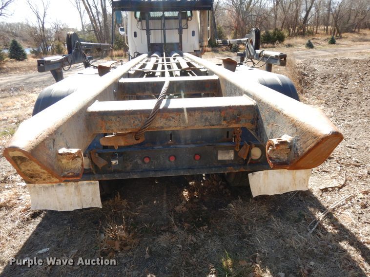 image for item DJ5821 2007 Freightliner Business Class M2  roll-off container truck