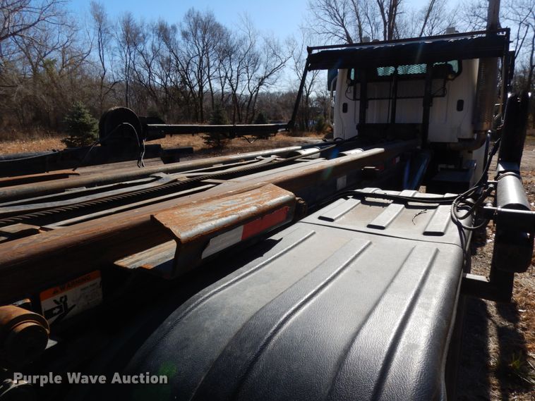 image for item DJ5821 2007 Freightliner Business Class M2  roll-off container truck