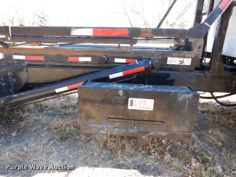 image for item DJ5821 2007 Freightliner Business Class M2  roll-off container truck