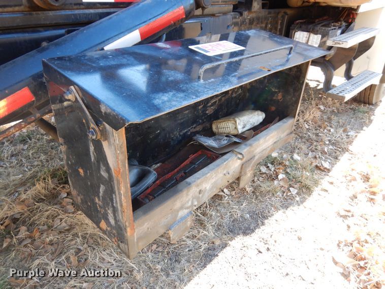 image for item DJ5821 2007 Freightliner Business Class M2  roll-off container truck