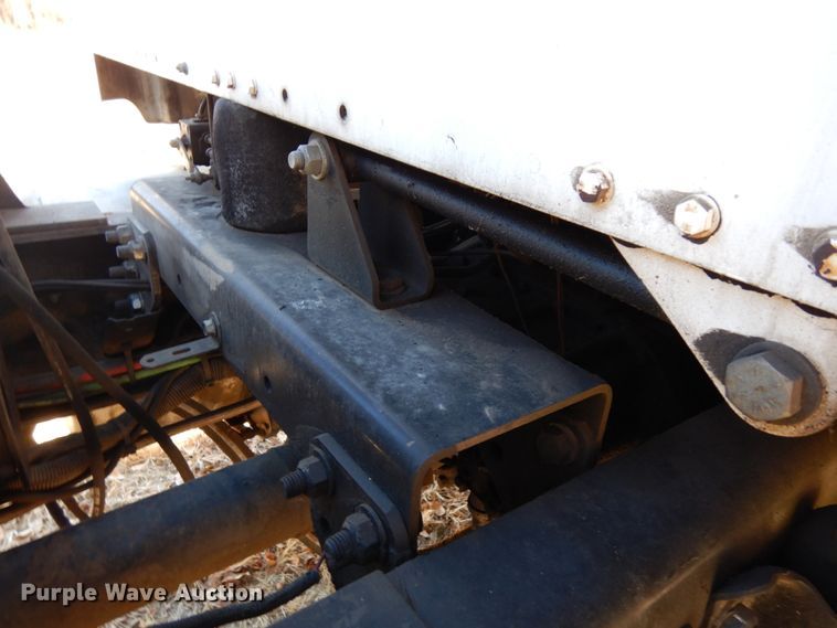 image for item DJ5821 2007 Freightliner Business Class M2  roll-off container truck