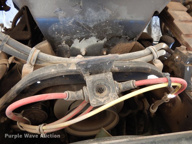 image for item DJ5821 2007 Freightliner Business Class M2  roll-off container truck