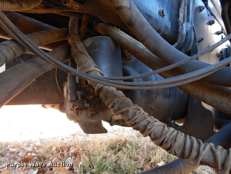 image for item DJ5821 2007 Freightliner Business Class M2  roll-off container truck