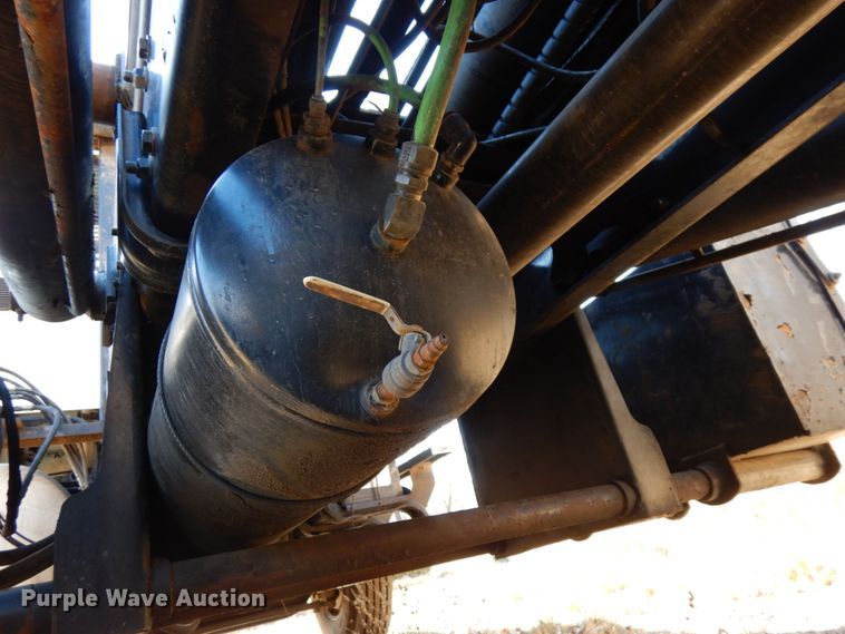 image for item DJ5821 2007 Freightliner Business Class M2  roll-off container truck