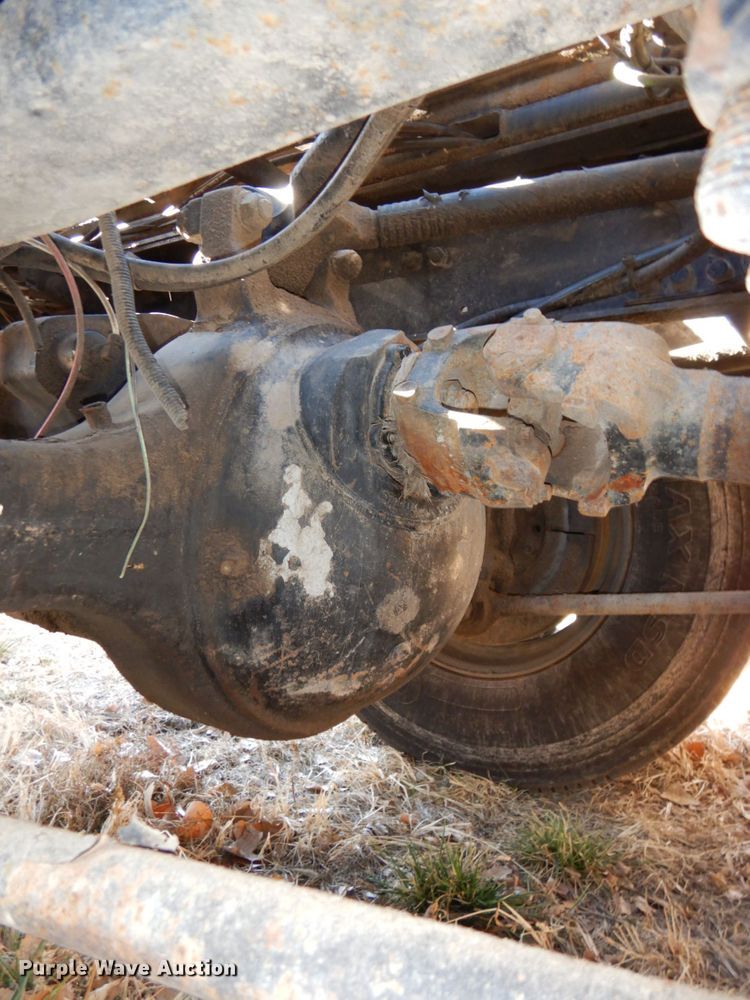 image for item DJ5821 2007 Freightliner Business Class M2  roll-off container truck