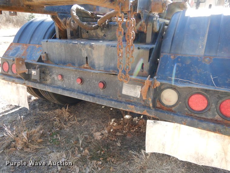 image for item DJ5821 2007 Freightliner Business Class M2  roll-off container truck