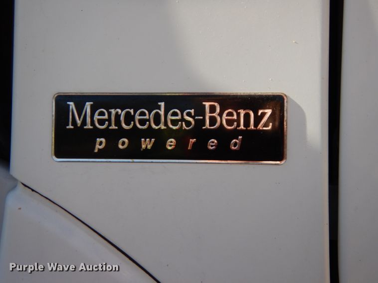 image for item DJ5821 2007 Freightliner Business Class M2  roll-off container truck