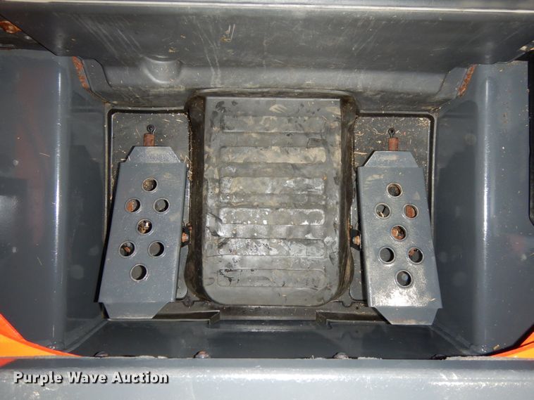 image for item DJ5827 2018 Kubota SSV75  skid steer loader