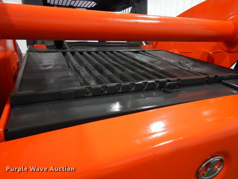 image for item DJ5827 2018 Kubota SSV75  skid steer loader